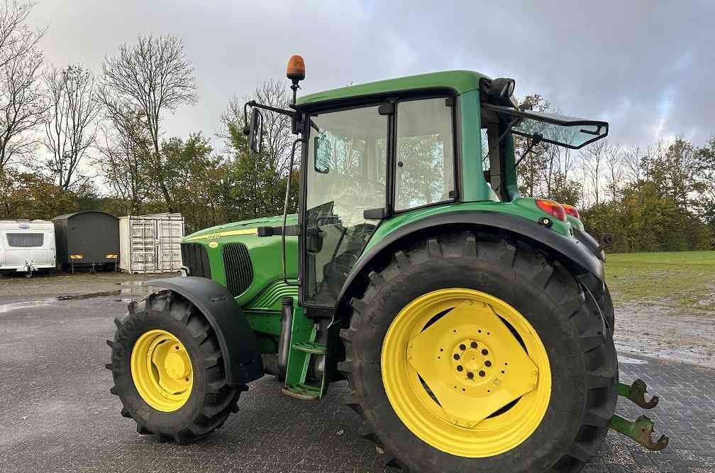 John Deere 6220 premium, 7500 uur MARGEPRIJS - Tractor: foto 2 John Deere 6220 premium, 7500 uur MARGEPRIJS - Tractor: foto 2