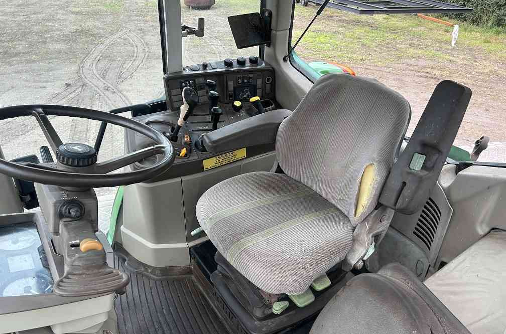 Tractor John Deere 6220 premium: foto 6