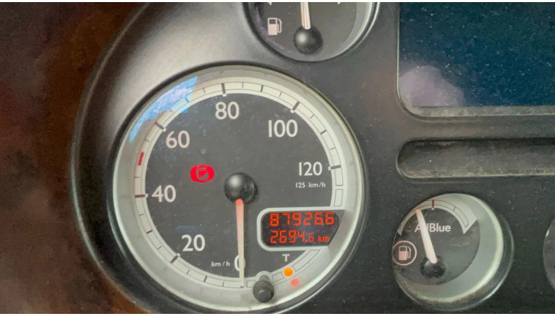 DAF CF 85.410 Schuifzijlen wagen 6x2 Daf CF85 - Camión caja cerrada: foto 5 DAF CF 85.410 Schuifzijlen wagen 6x2 Daf CF85 - Camión caja cerrada: foto 5