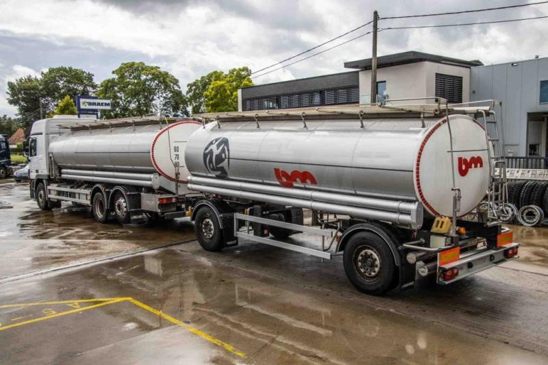 Mercedes ACTROS 2544-MP3+MAGYAR-INOX-18.200L+6COMP - Camión cisterna: foto 4 Mercedes ACTROS 2544-MP3+MAGYAR-INOX-18.200L+6COMP - Camión cisterna: foto 4