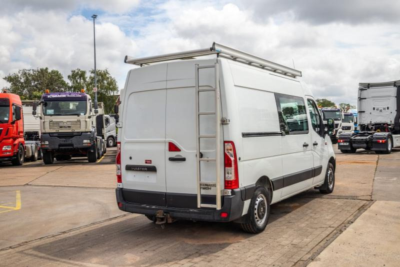 Renault MASTER 125 DCI + 6+1 personen - Furgón: foto 3 Renault MASTER 125 DCI + 6+1 personen - Furgón: foto 3