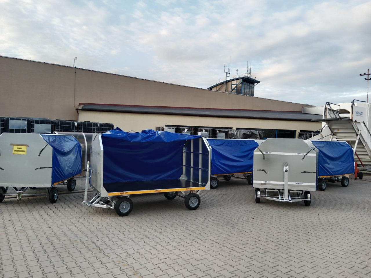 AERO-GSE BAGGAGE CART BC-ZW30-D2400 - Equipo de apoyo en tierra: foto 2 AERO-GSE BAGGAGE CART BC-ZW30-D2400 - Equipo de apoyo en tierra: foto 2