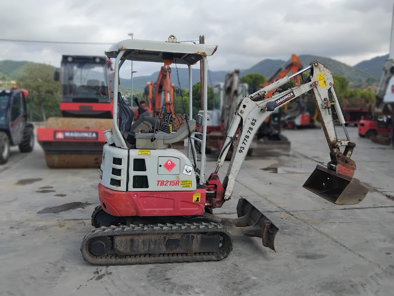 TAKEUCHI TB215R EASY - Miniexcavadora: foto 2 TAKEUCHI TB215R EASY - Miniexcavadora: foto 2