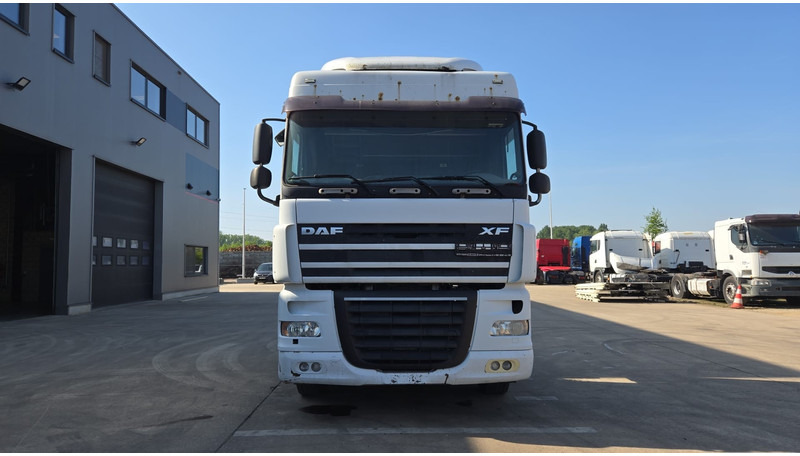 DAF XF 105.410 (BOITE MANUELLE / MANUAL GEARBOX) - Cabeza tractora: foto 2 DAF XF 105.410 (BOITE MANUELLE / MANUAL GEARBOX) - Cabeza tractora: foto 2