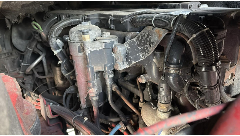 Cabeza tractora MAN TGA 18.480 (POMPE MANUELLE / MANUAL PUMP / MANUAL GEARBOX / BOITE MANUELLE): foto 13 Cabeza tractora MAN TGA 18.480 (POMPE MANUELLE / MANUAL PUMP / MANUAL GEARBOX / BOITE MANUELLE): foto 13