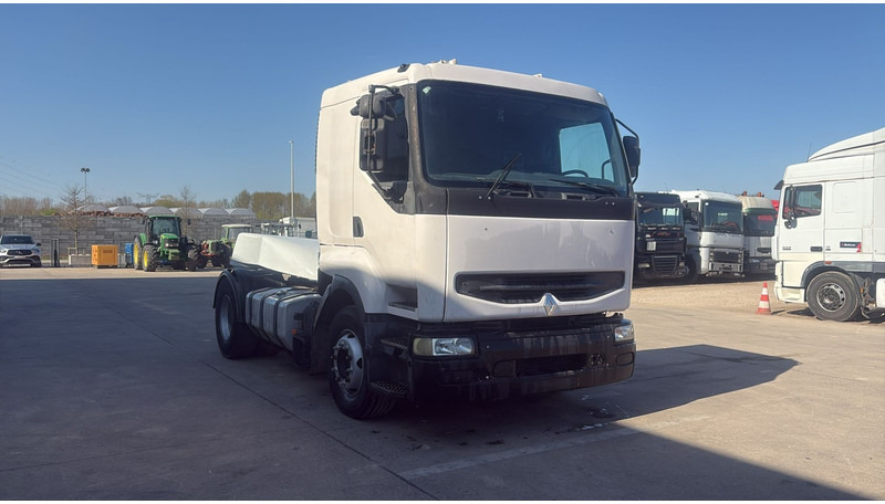 Renault Premium 385 (POMPE MANUELLE / MANUAL PUMP / BOITE MANUELLE / GRAND PONT) - Cabeza tractora: foto 2 Renault Premium 385 (POMPE MANUELLE / MANUAL PUMP / BOITE MANUELLE / GRAND PONT) - Cabeza tractora: foto 2