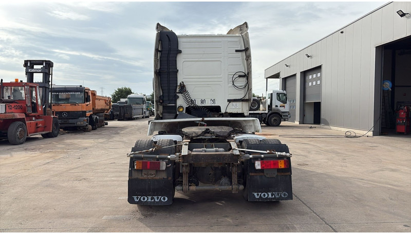 Volvo FH 12.420 (BOITE MANUELLE / MANUAL GEARBOX / PTO / POMPE HYDRAULIQUE) - Cabeza tractora: foto 5 Volvo FH 12.420 (BOITE MANUELLE / MANUAL GEARBOX / PTO / POMPE HYDRAULIQUE) - Cabeza tractora: foto 5