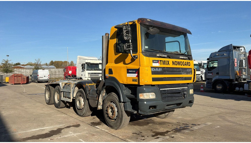 DAF CF 85.360 (BOITE MANUELLE / MANUAL GEARBOX / BIG HUB / GRAND PONT / LAMES / 8X4) - Camión chasis: foto 3 DAF CF 85.360 (BOITE MANUELLE / MANUAL GEARBOX / BIG HUB / GRAND PONT / LAMES / 8X4) - Camión chasis: foto 3