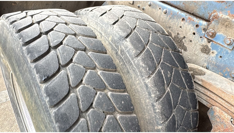 Camión volquete Iveco Eurotrakker 260 E 34 (POMPE MANUELLE / MANUAL PUMP / MANUAL GEARBOX / BOITE MANUELLE / LAMES): foto 11