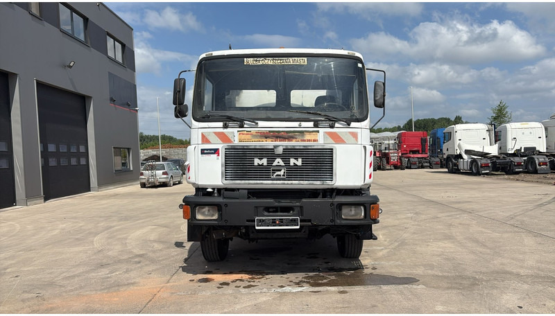 MAN 25.292 (16.000 L VACUUM / 10 TYRES / 6X2 / FULL STEEL SUSP. / MANUAL PUMP / 6 CYLINDER) - Limpieza de alcantarillado: foto 2 MAN 25.292 (16.000 L VACUUM / 10 TYRES / 6X2 / FULL STEEL SUSP. / MANUAL PUMP / 6 CYLINDER) - Limpieza de alcantarillado: foto 2