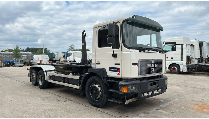 MAN 26.312 (6 CYLINDER / 6X2 / BELGIAN TRUCK IN GOOD CONDITION) - Camión multibasculante: foto 3 MAN 26.312 (6 CYLINDER / 6X2 / BELGIAN TRUCK IN GOOD CONDITION) - Camión multibasculante: foto 3