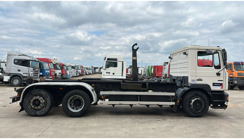 MAN 26.312 (6 CYLINDER / 6X2 / BELGIAN TRUCK IN GOOD CONDITION) - Camión multibasculante: foto 4 MAN 26.312 (6 CYLINDER / 6X2 / BELGIAN TRUCK IN GOOD CONDITION) - Camión multibasculante: foto 4