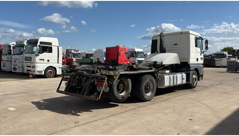 MAN TGA 28.480 (MANUAL PUMP / POMPE MANUELLE / BOITE MANUAL / MANUAL GEARBOX) - Camión chasis: foto 4 MAN TGA 28.480 (MANUAL PUMP / POMPE MANUELLE / BOITE MANUAL / MANUAL GEARBOX) - Camión chasis: foto 4
