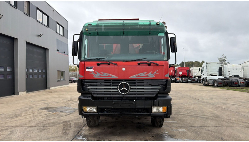 Mercedes-Benz Actros 4143 (GRAND PONT / BOITE MANUELLE / LAMES / 8X4 / STEEL SUSP.) - Camión volquete: foto 2 Mercedes-Benz Actros 4143 (GRAND PONT / BOITE MANUELLE / LAMES / 8X4 / STEEL SUSP.) - Camión volquete: foto 2