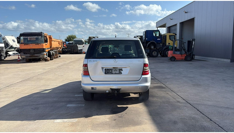 Mercedes-Benz M-Klasse ML 270 CDI - SUV/ Todoterreno: foto 5 Mercedes-Benz M-Klasse ML 270 CDI - SUV/ Todoterreno: foto 5