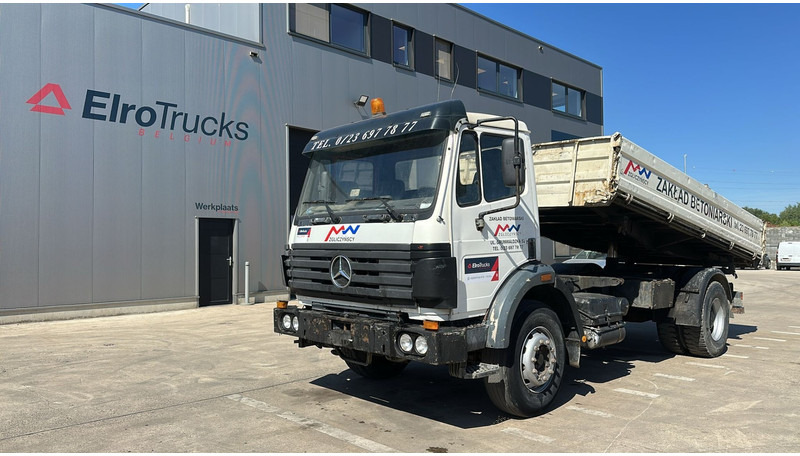 Mercedes-Benz SK 1820 (POMPE MANUELLE / LAMES / GRAND PONT / TRES PROPRE) - Camión volquete: foto 1 Mercedes-Benz SK 1820 (POMPE MANUELLE / LAMES / GRAND PONT / TRES PROPRE) - Camión volquete: foto 1