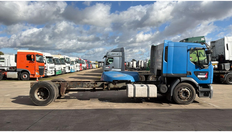 Renault Premium 320 (BOITE MANUELLE / MANUAL GEARBOX) - Camión chasis: foto 3 Renault Premium 320 (BOITE MANUELLE / MANUAL GEARBOX) - Camión chasis: foto 3