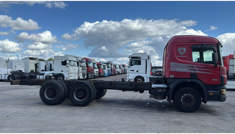 Scania 114 - 380 (6X4 / GRAND PONT / LAMES / BIG AXLE / STEEL SUSP. / BOITE MANUELLE / MANUAL GEARBOX) - Camión chasis: foto 3 Scania 114 - 380 (6X4 / GRAND PONT / LAMES / BIG AXLE / STEEL SUSP. / BOITE MANUELLE / MANUAL GEARBOX) - Camión chasis: foto 3