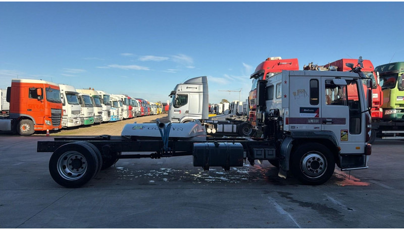 Volvo FL 6 - 220 (MANUAL GEARBOX / BOITE MANUELLE / 8 TONNES) - Camión chasis: foto 3 Volvo FL 6 - 220 (MANUAL GEARBOX / BOITE MANUELLE / 8 TONNES) - Camión chasis: foto 3