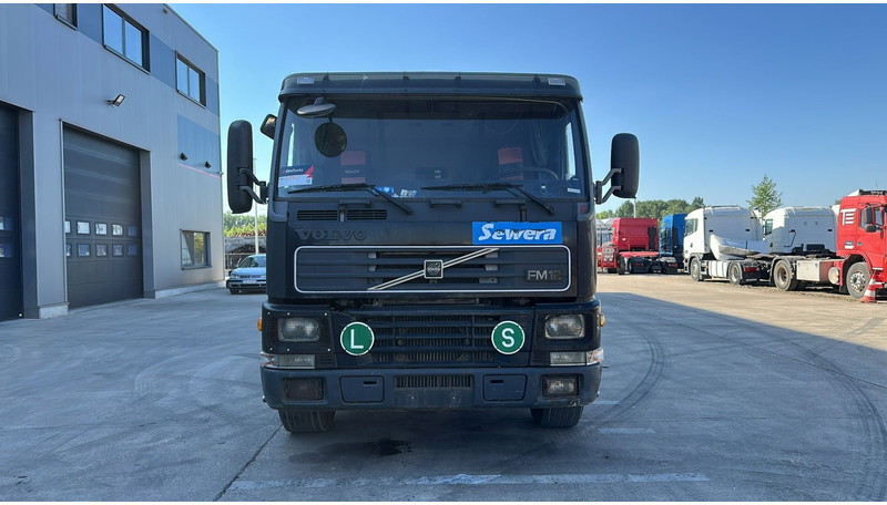 Volvo FM 12 - 380 (FULL STEEL SUSP. / SUSP. LAMES / CHASSIS LONGUE / 10 TYRES / TRES BONNE ETAT) - Camión chasis: foto 2 Volvo FM 12 - 380 (FULL STEEL SUSP. / SUSP. LAMES / CHASSIS LONGUE / 10 TYRES / TRES BONNE ETAT) - Camión chasis: foto 2