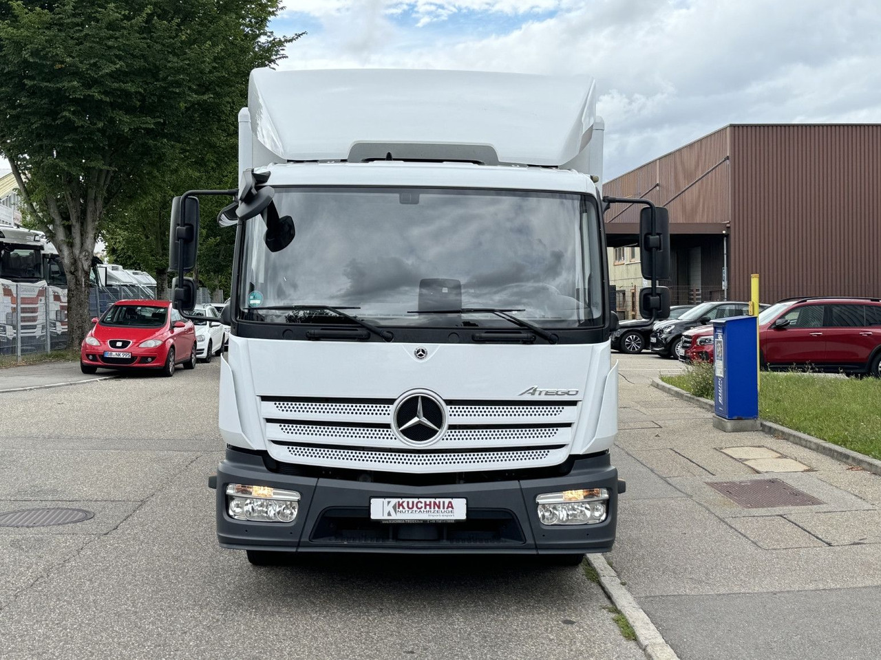 Mercedes-Benz Atego 824L Koffer 7,1m LBW Klima Diff. Sperre - Furgoneta caja cerrada: foto 2 Mercedes-Benz Atego 824L Koffer 7,1m LBW Klima Diff. Sperre - Furgoneta caja cerrada: foto 2