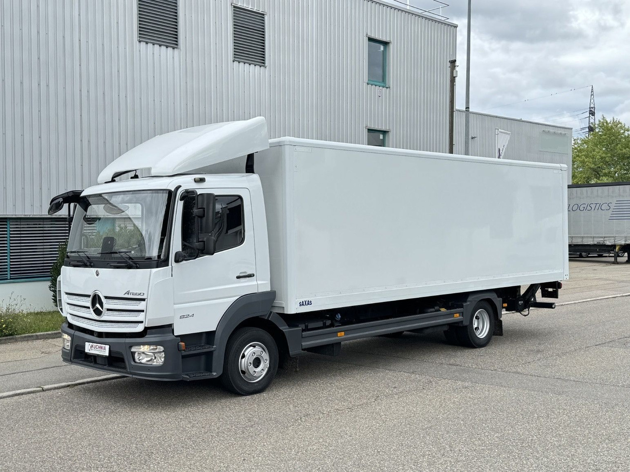 Mercedes-Benz Atego 824L Koffer 7,1m LBW Klima Diff. Sperre - Furgoneta caja cerrada: foto 1 Mercedes-Benz Atego 824L Koffer 7,1m LBW Klima Diff. Sperre - Furgoneta caja cerrada: foto 1