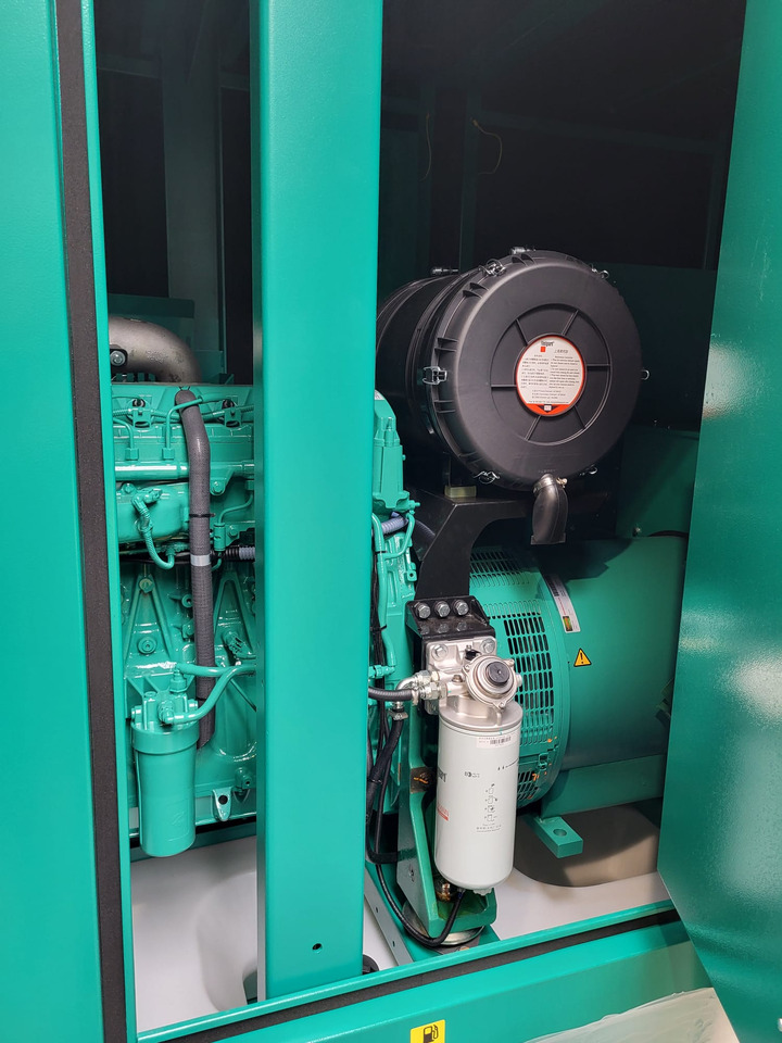 Cummins C450D5Q. 450KVA Generator. Brand new. - Generador industriale: foto 2 Cummins C450D5Q. 450KVA Generator. Brand new. - Generador industriale: foto 2