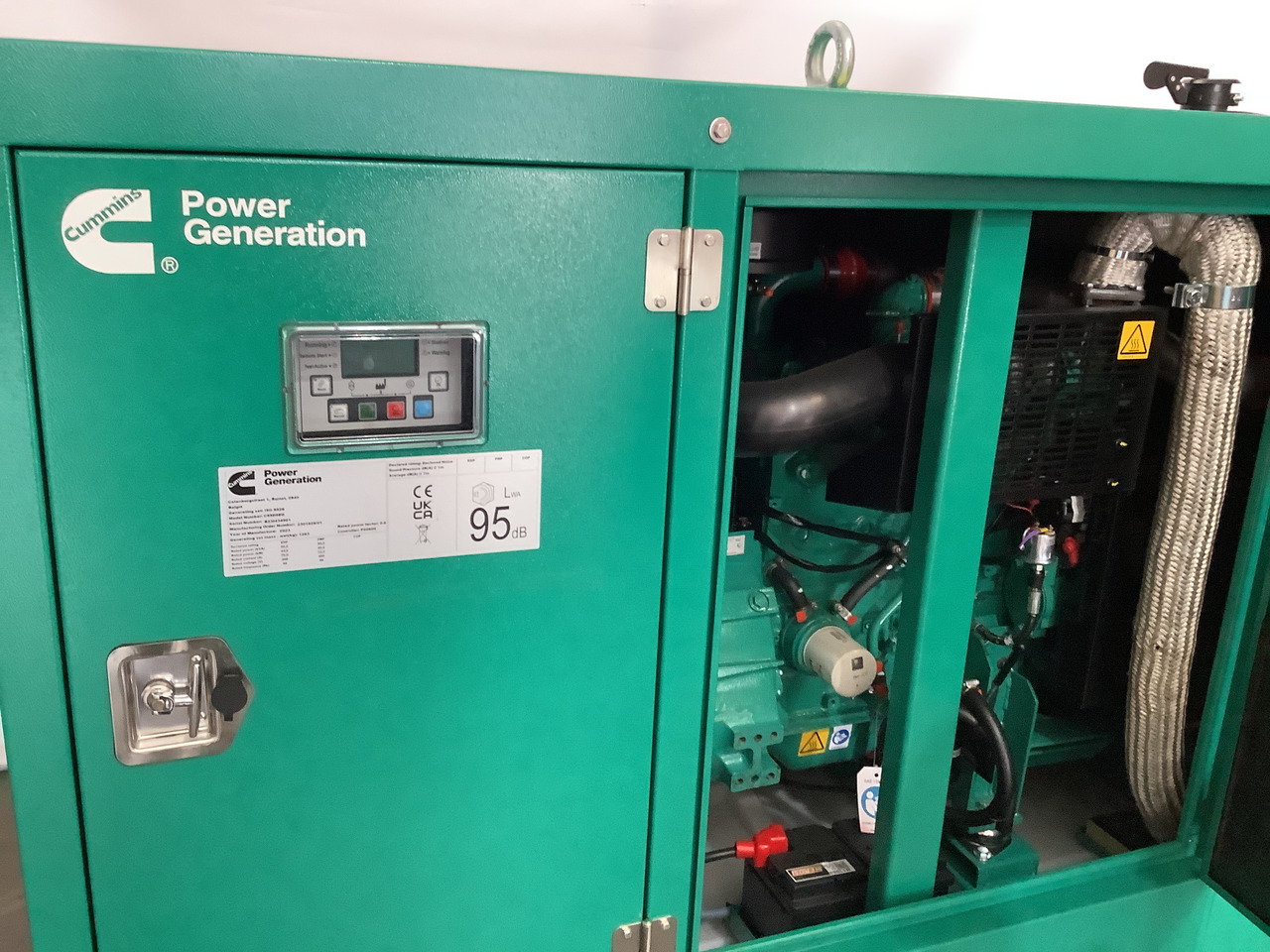 Cummins C55D5EQ. 55KVA Generator. Brand new. - Generador industriale: foto 2 Cummins C55D5EQ. 55KVA Generator. Brand new. - Generador industriale: foto 2