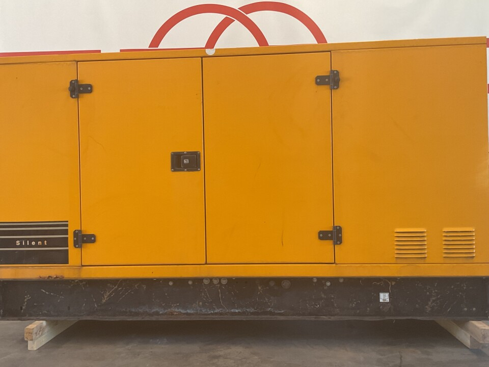John Deere 4045TF157, 135 KVA generator set. Low hours and tested - Generador industriale: foto 2 John Deere 4045TF157, 135 KVA generator set. Low hours and tested - Generador industriale: foto 2