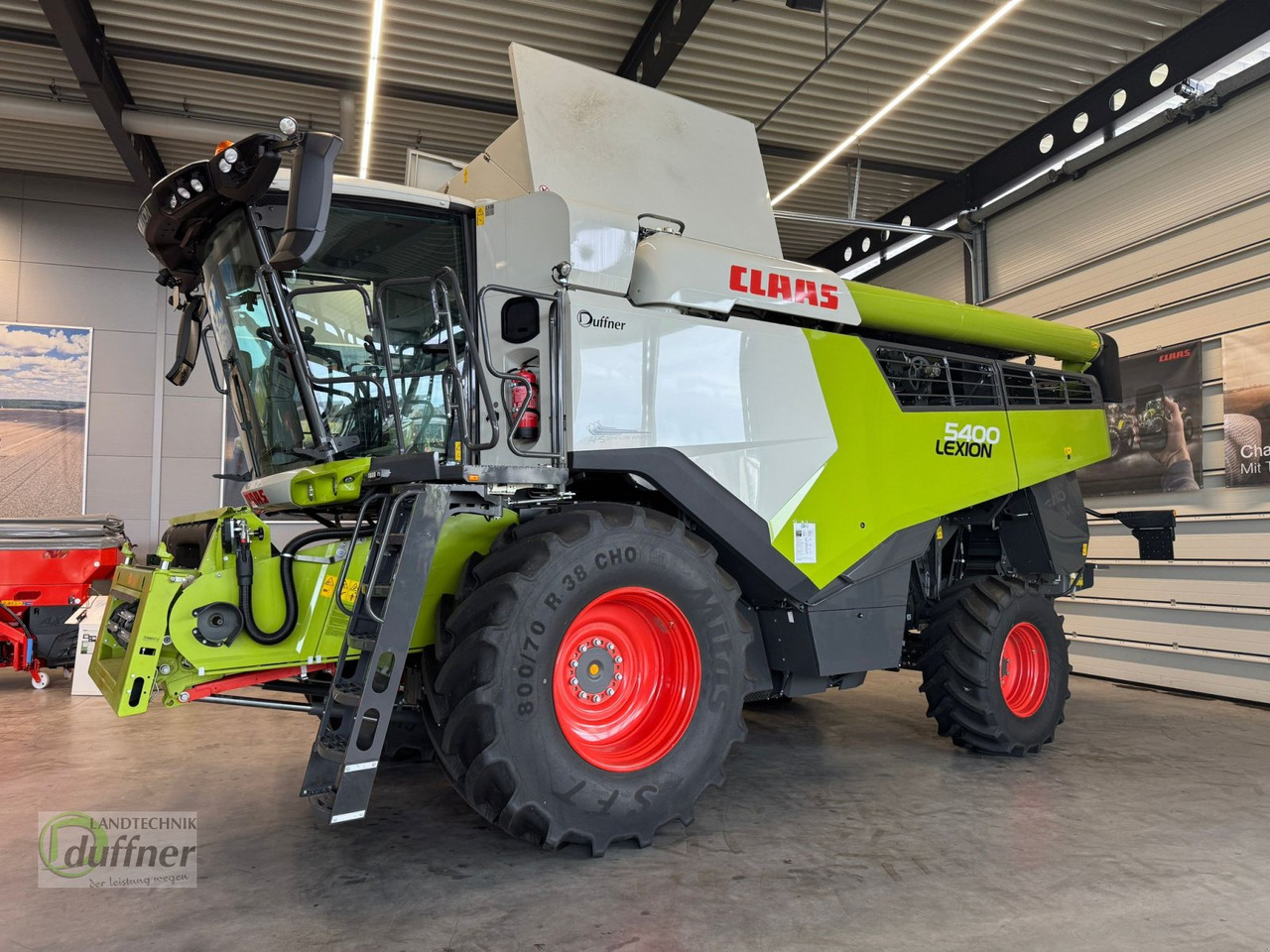 CLAAS Lexion 5400 Model C831... - Cosechadora de granos: foto 1 CLAAS Lexion 5400 Model C831... - Cosechadora de granos: foto 1