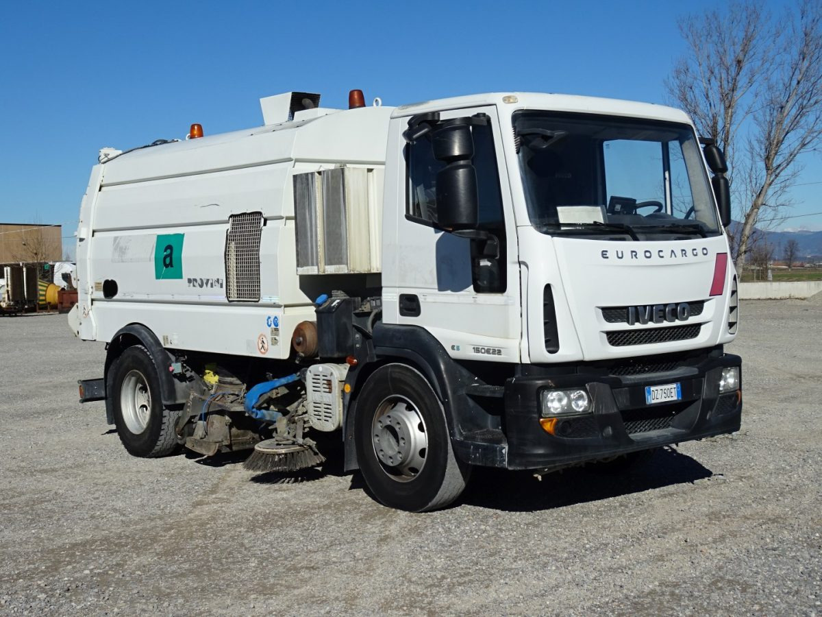 IVECO EUROCARGO 150E22 - Barredora vial: foto 1 IVECO EUROCARGO 150E22 - Barredora vial: foto 1