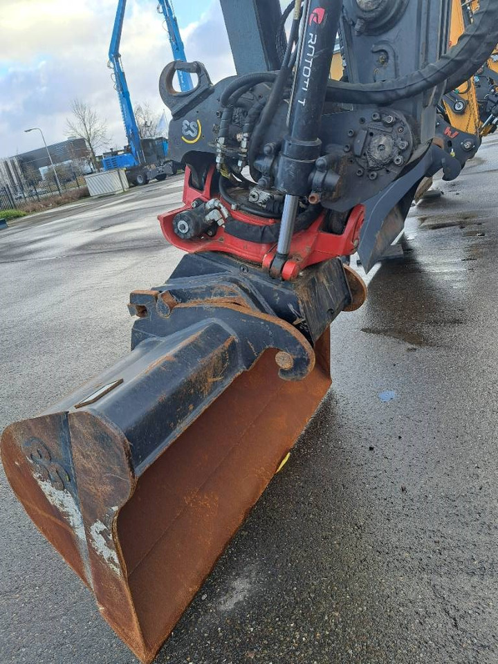 Excavadora de ruedas Hyundai HW140A + Tiltrotator: foto 6