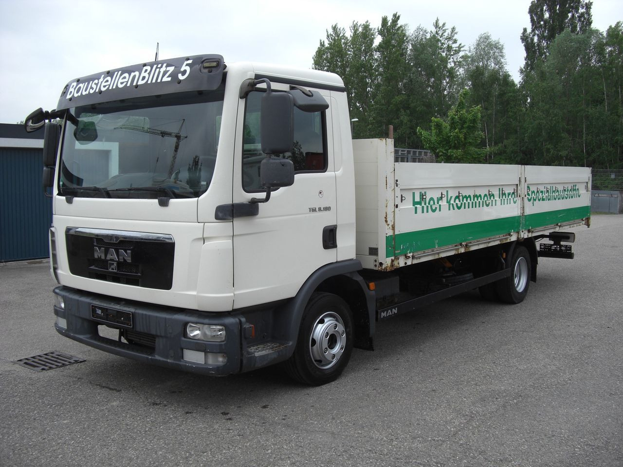 MAN 8180L Baustoffpritsche MAN 8180L Baustoffpritsche - Furgoneta caja abierta: foto 2 MAN 8180L Baustoffpritsche MAN 8180L Baustoffpritsche - Furgoneta caja abierta: foto 2