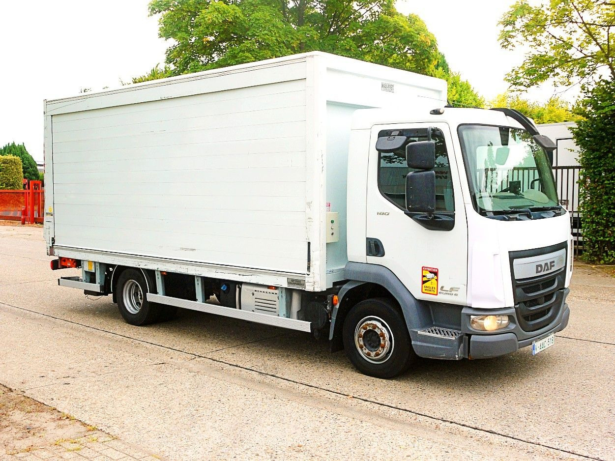 DAF LF 180 12 GETRANKENWAGEN LBW LUFT - Camión transporte de bebidas: foto 3 DAF LF 180 12 GETRANKENWAGEN LBW LUFT - Camión transporte de bebidas: foto 3