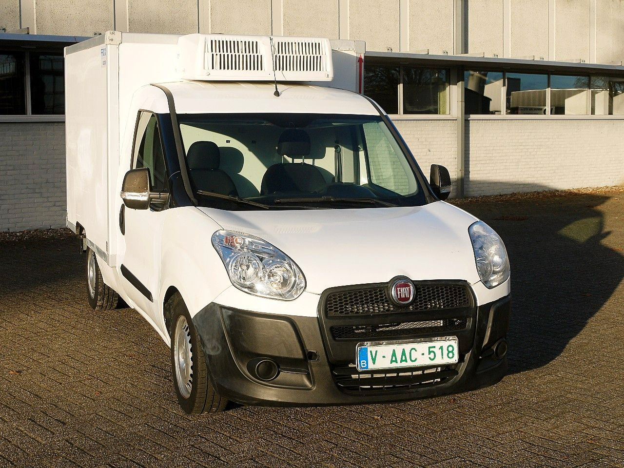 Fiat DOBLO 1.6 KUHLKOFFER CARRIER XARIOS -20 / AIRCO - Furgoneta frigorifica: foto 1 Fiat DOBLO 1.6 KUHLKOFFER CARRIER XARIOS -20 / AIRCO - Furgoneta frigorifica: foto 1