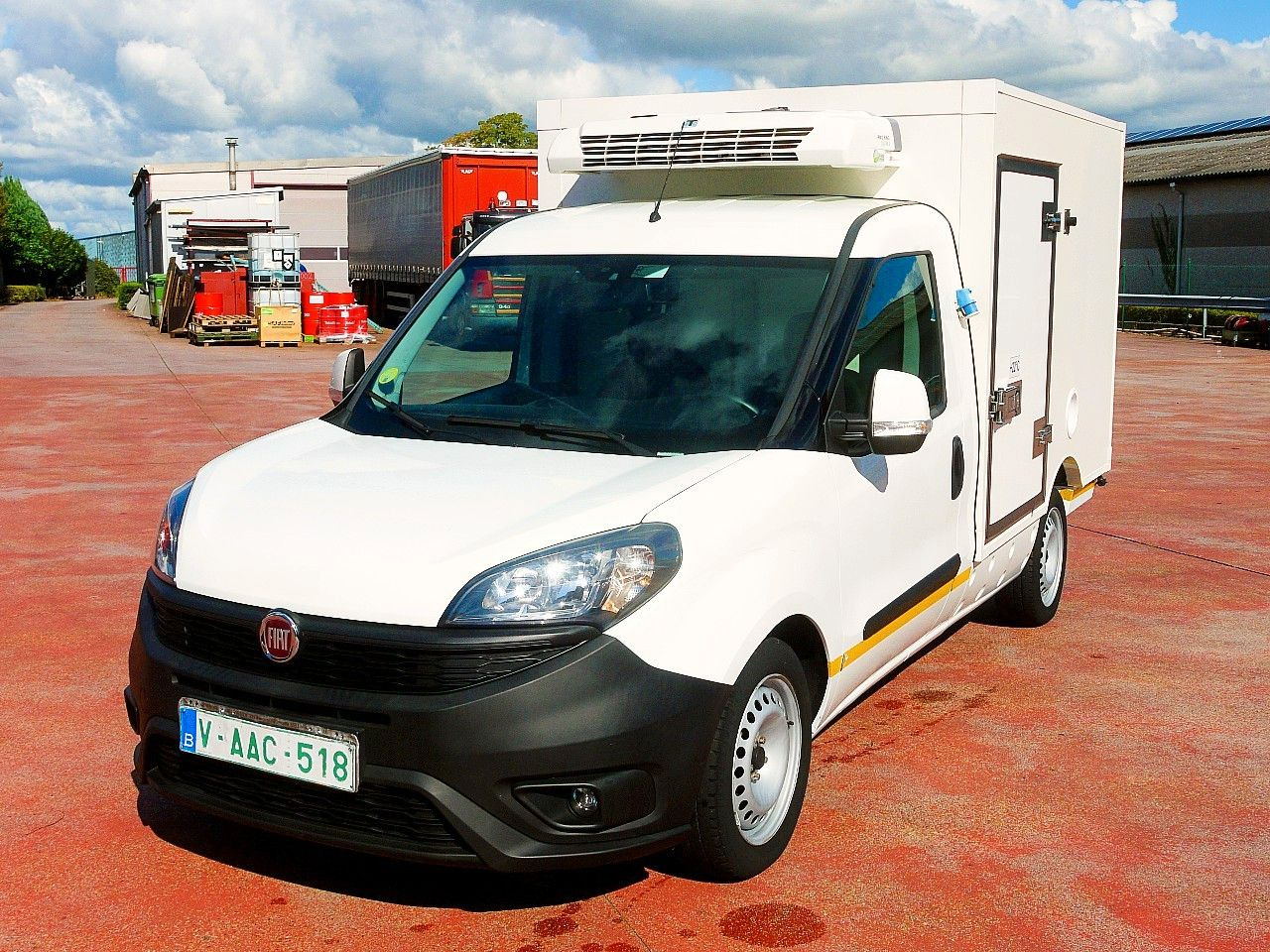 Fiat DOBLO 1.6 KUHLKOFFER THERMOKING MT A/C - Furgoneta frigorifica: foto 5 Fiat DOBLO 1.6 KUHLKOFFER THERMOKING MT A/C - Furgoneta frigorifica: foto 5
