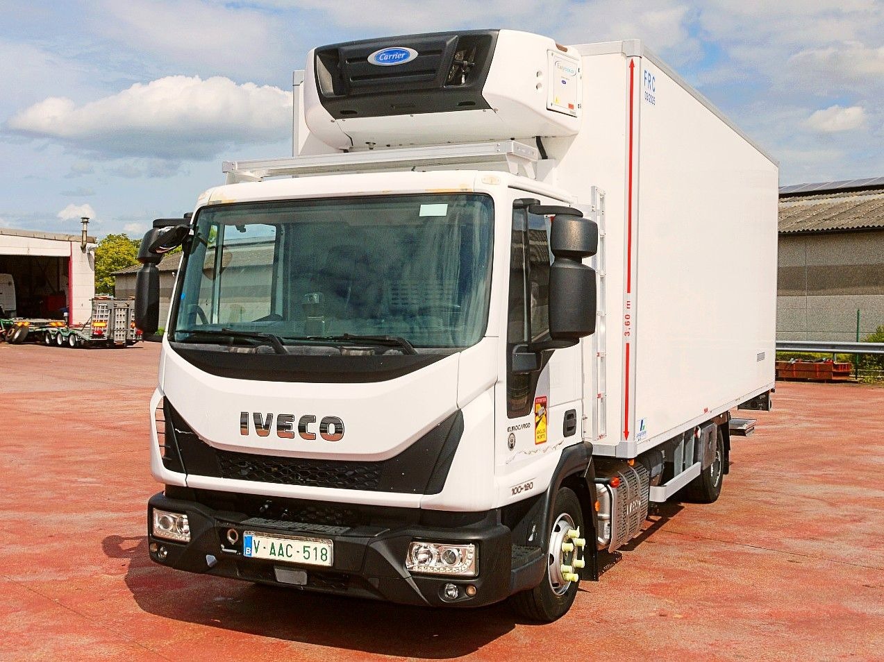 Iveco 100E19 KUHLKOFFER CARRIER SUPRA 550 luft fed A/C - Camión frigorífico: foto 5 Iveco 100E19 KUHLKOFFER CARRIER SUPRA 550 luft fed A/C - Camión frigorífico: foto 5