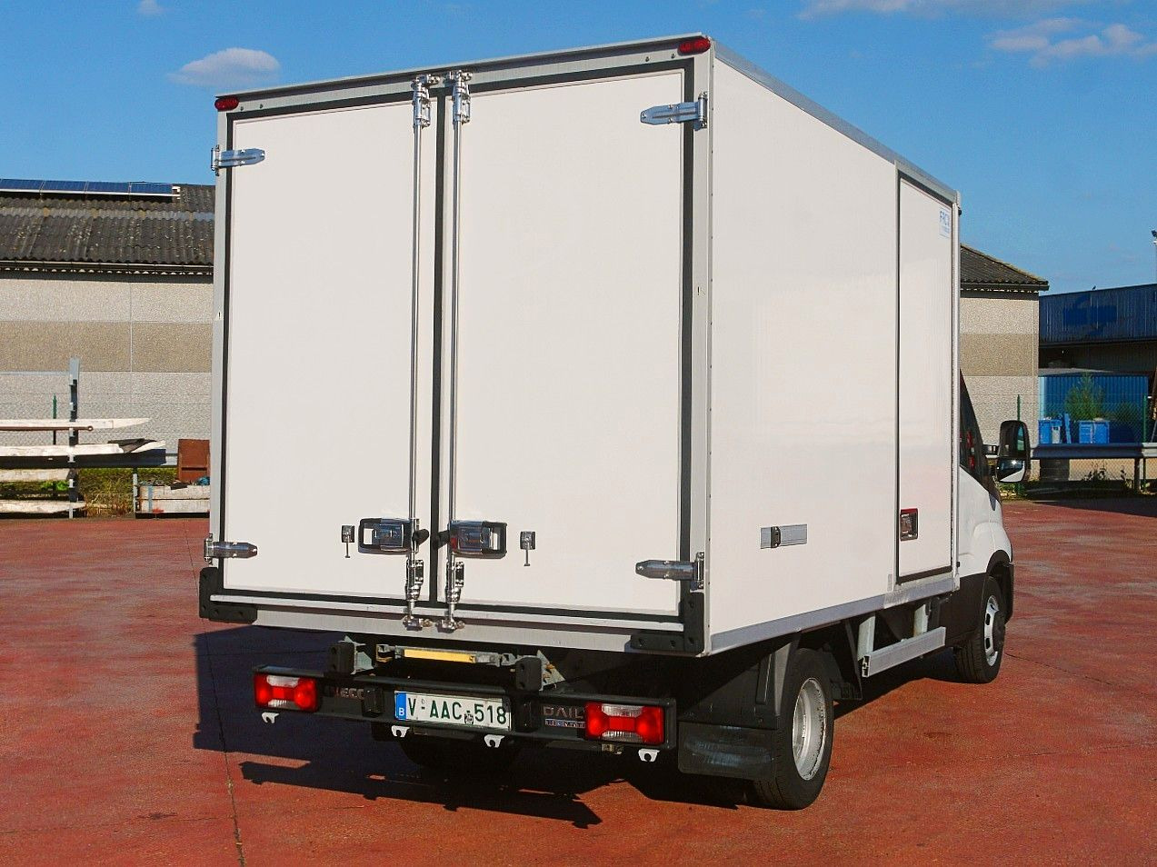 Iveco 35C14 DAILY KUHLKOFER CARRIER XARIOS 350 -20 A/C - Furgoneta frigorifica: foto 5 Iveco 35C14 DAILY KUHLKOFER CARRIER XARIOS 350 -20 A/C - Furgoneta frigorifica: foto 5