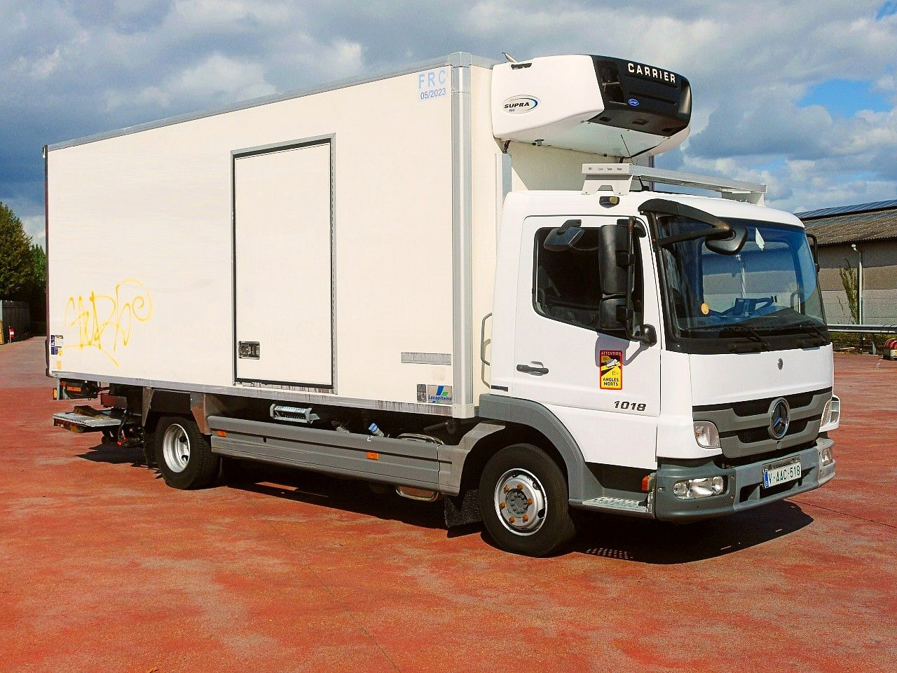 Mercedes-Benz 1018 ATEGO KUHLKOFFER CARRIER SUPRA 550 LBW LUFT - Camión frigorífico: foto 2 Mercedes-Benz 1018 ATEGO KUHLKOFFER CARRIER SUPRA 550 LBW LUFT - Camión frigorífico: foto 2