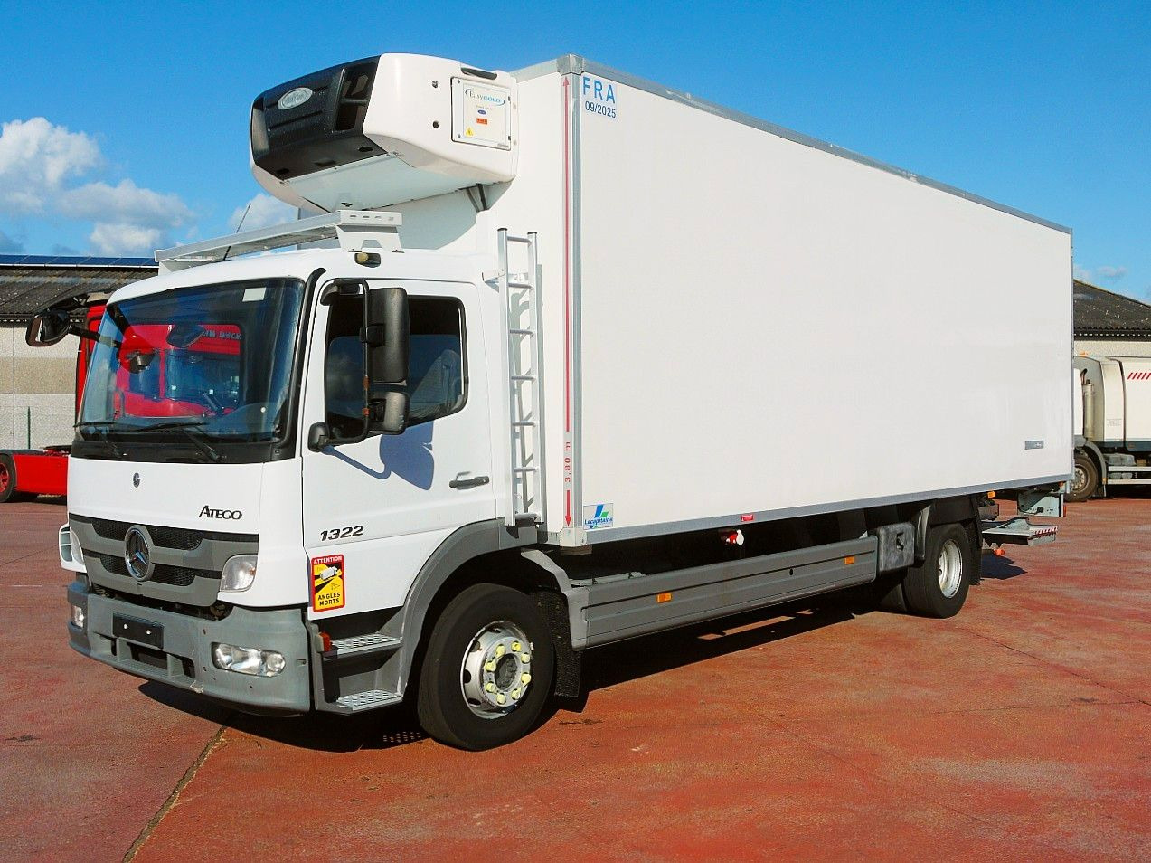 Mercedes-Benz 1322 ATEGO KUHLKOFFER CARRIER SUPRA 850 LBW A/C - Camión frigorífico: foto 4 Mercedes-Benz 1322 ATEGO KUHLKOFFER CARRIER SUPRA 850 LBW A/C - Camión frigorífico: foto 4