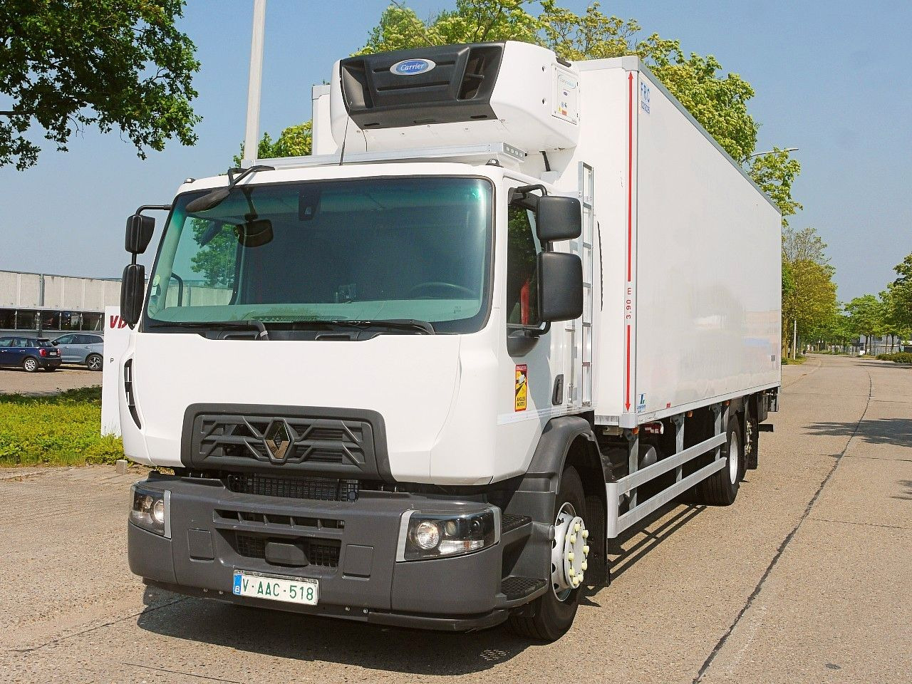 Renault D 26.320 6x2 KUHLKOFFER CARRIER SUPRA 850 XL CAB - Camión frigorífico: foto 1 Renault D 26.320 6x2 KUHLKOFFER CARRIER SUPRA 850 XL CAB - Camión frigorífico: foto 1