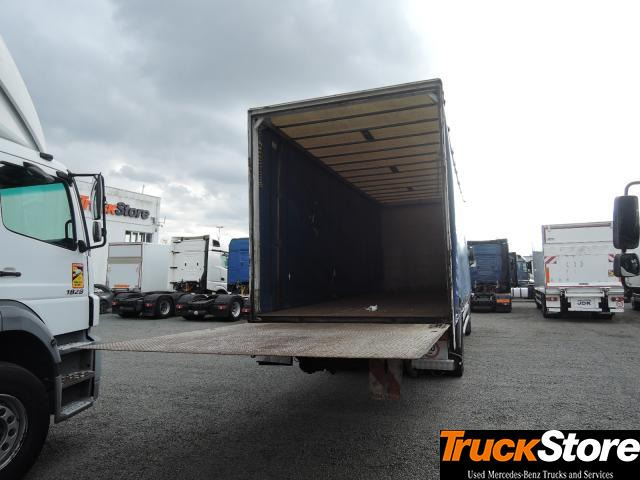 Mercedes-Benz ATEGO AXOR 1828 L - Camión lona: foto 4 Mercedes-Benz ATEGO AXOR 1828 L - Camión lona: foto 4