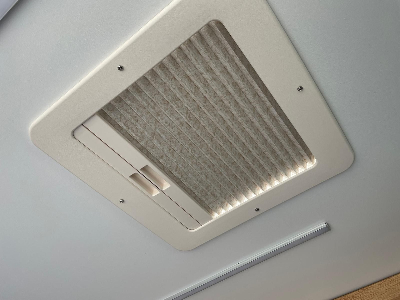 Furgoneta MAN TGE 3.180 BF 3 BEGLEITFAHRZEUG L3H3 NAVI LED: foto 40
