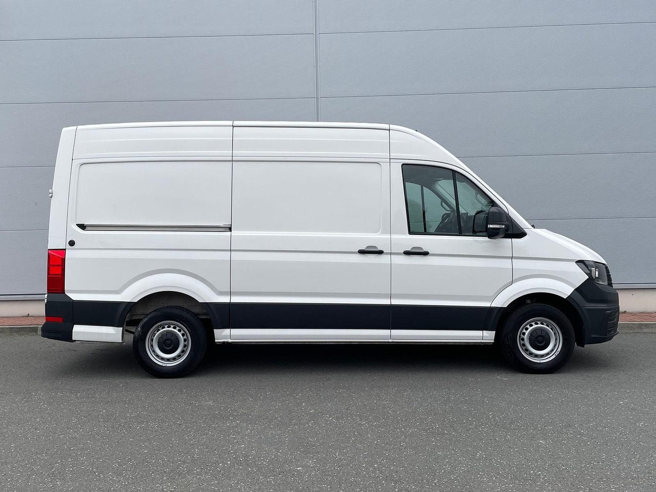 Volkswagen Crafter Kasten 35 L3H3 Autom. NAVI DAB PDC TEMP - Furgón: foto 5 Volkswagen Crafter Kasten 35 L3H3 Autom. NAVI DAB PDC TEMP - Furgón: foto 5