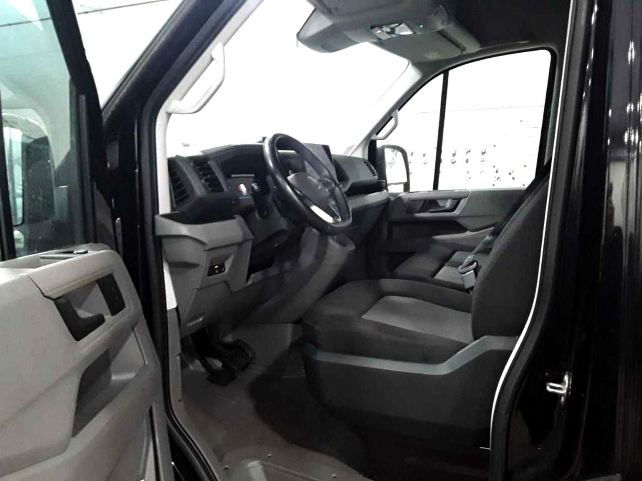 Volkswagen Crafter Kasten 35 L3H3 NAVI KLIMA DAB PDC - Furgoneta de pasajeros: foto 3 Volkswagen Crafter Kasten 35 L3H3 NAVI KLIMA DAB PDC - Furgoneta de pasajeros: foto 3