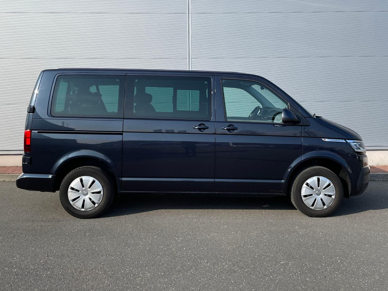 Volkswagen T6.1 Caravelle Comfortline NAV LED TEMP DAB PDC - Furgoneta de pasajeros: foto 5 Volkswagen T6.1 Caravelle Comfortline NAV LED TEMP DAB PDC - Furgoneta de pasajeros: foto 5