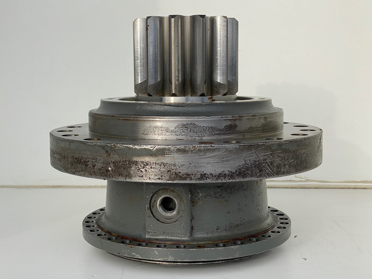 Liebherr Abtriebswellengehäuse ID-Nr.90018934 mit Abtriebswelle ID-Nr.90204999. SAT275/260 - SAT275/261 - SAT275/266 - SAT275/289. #1788#1730# - Caja de cambios para Maquinaria de construcción: foto 4 Liebherr Abtriebswellengehäuse ID-Nr.90018934 mit Abtriebswelle ID-Nr.90204999. SAT275/260 - SAT275/261 - SAT275/266 - SAT275/289. #1788#1730# - Caja de cambios para Maquinaria de construcción: foto 4