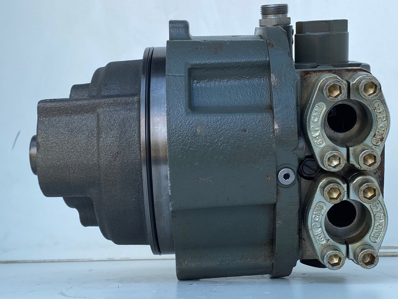 Liebherr Hydraulikeinbaumotor CMVE O 108. ID-Nr.10118562 - ID-Nr.10132610 - ID-Nr.10129048. LOS1916, LOS916, LOS926, R906, R916, R918, R920, R922, R924, R926COMP, R926, R936. #27979# - Motor hidráulico para Excavadora de cadenas: foto 3 Liebherr Hydraulikeinbaumotor CMVE O 108. ID-Nr.10118562 - ID-Nr.10132610 - ID-Nr.10129048. LOS1916, LOS916, LOS926, R906, R916, R918, R920, R922, R924, R926COMP, R926, R936. #27979# - Motor hidráulico para Excavadora de cadenas: foto 3