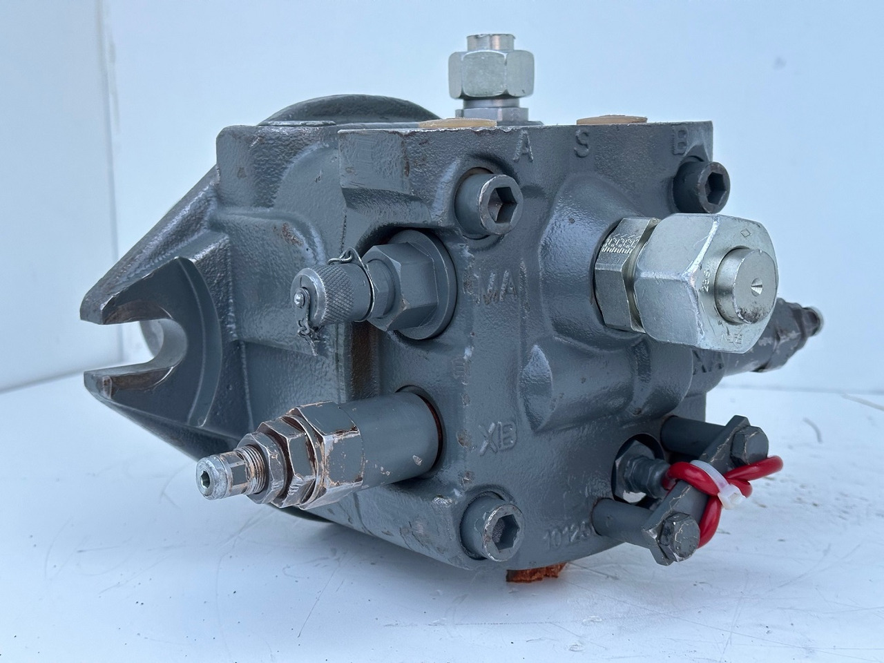 Liebherr Hydraulikeinbaumotor Typ:FMF090. ID-Nr.10139164 - ID-Nr.11371743. R946 LC, R946 LC-V, R946 NLC, R946 S-HD, R950 LC-V, R950 S-HD, R950. #11371743.11929# - Reductor de giro para Excavadora: foto 5 Liebherr Hydraulikeinbaumotor Typ:FMF090. ID-Nr.10139164 - ID-Nr.11371743. R946 LC, R946 LC-V, R946 NLC, R946 S-HD, R950 LC-V, R950 S-HD, R950. #11371743.11929# - Reductor de giro para Excavadora: foto 5