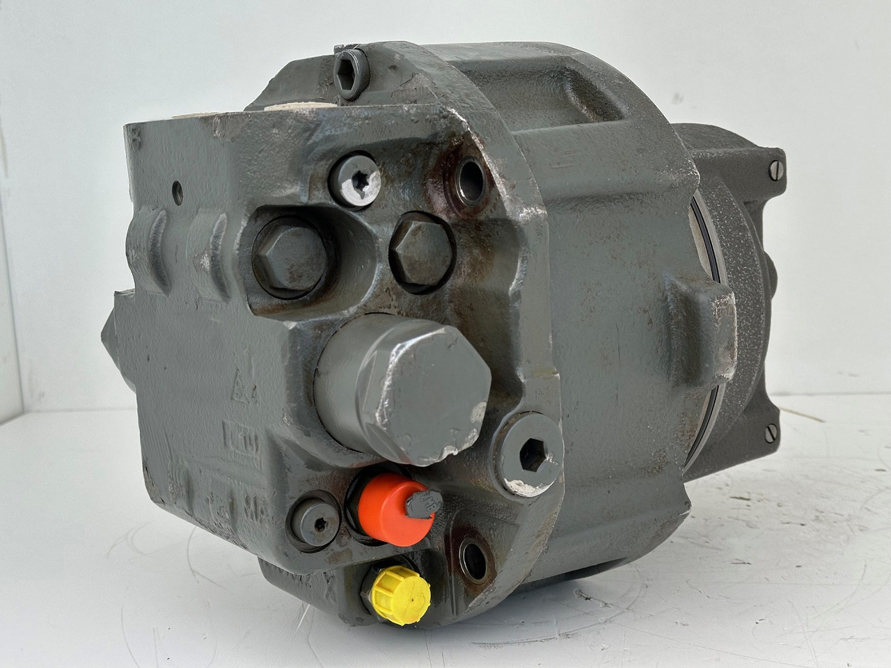 Liebherr Hydraulikeinbaumotor Typ:LH46VE 108. ID-Nr.11428178 . LOS926-1715,R926-1715,R928-1715,R930-1716,R934-1550,R936K-LC,R936K-NLC,R936K-SLC,R938. #11428178.0717# - Mando final para Maquinaria de construcción: foto 5 Liebherr Hydraulikeinbaumotor Typ:LH46VE 108. ID-Nr.11428178 . LOS926-1715,R926-1715,R928-1715,R930-1716,R934-1550,R936K-LC,R936K-NLC,R936K-SLC,R938. #11428178.0717# - Mando final para Maquinaria de construcción: foto 5